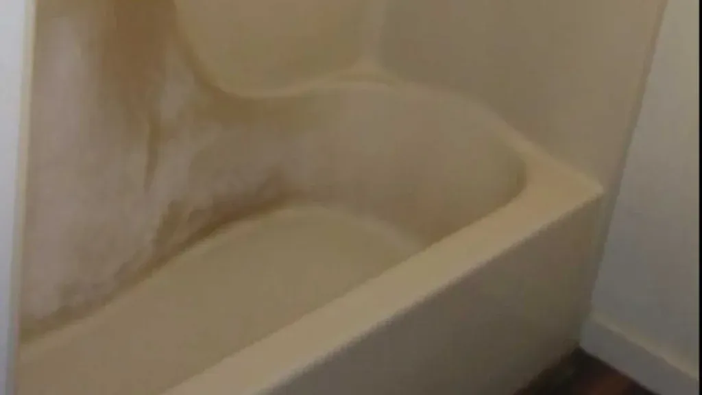 Fading-Tub-and-shower-damage