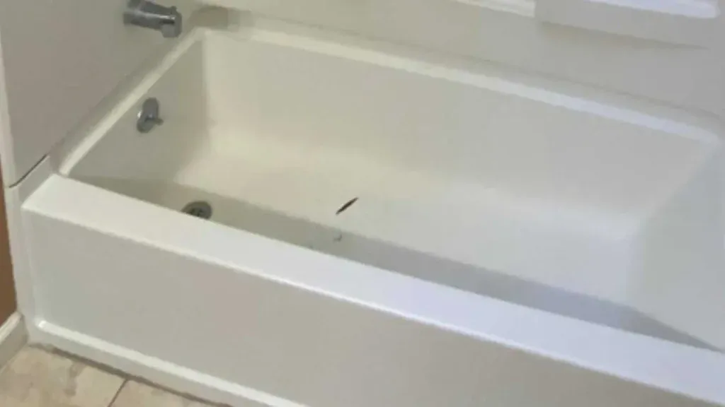 Scratches-Tub-and-shower-damage